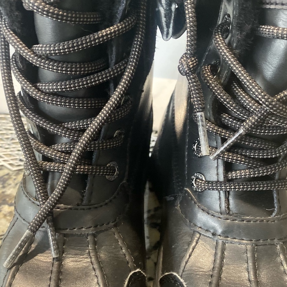 UGG® Butte II CWR Boot - Little Kid / Big Kid - Black - Picture 12 of 16
